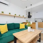 Nowoczesny Z Balkonem I Miejscem Parkingowym Ursus By Renters