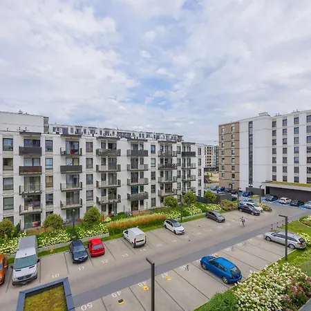 Nowoczesny Z Balkonem I Miejscem Parkingowym Ursus By Renters