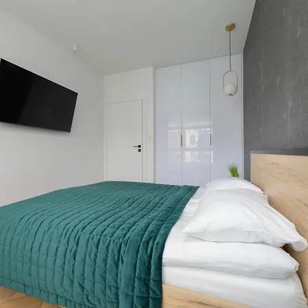 Nowoczesny Z Balkonem I Miejscem Parkingowym Ursus By Renters شقة وارسو