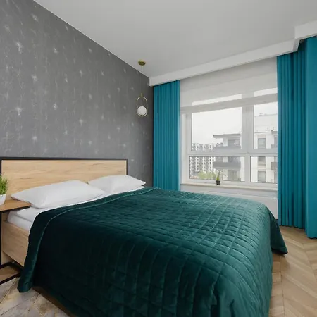 Nowoczesny Z Balkonem I Miejscem Parkingowym Ursus By Renters 아파트