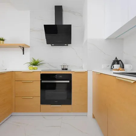 Nowoczesny Z Balkonem I Miejscem Parkingowym Ursus By Renters Apartman Varsó