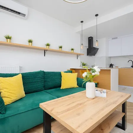 Nowoczesny Z Balkonem I Miejscem Parkingowym Ursus By Renters